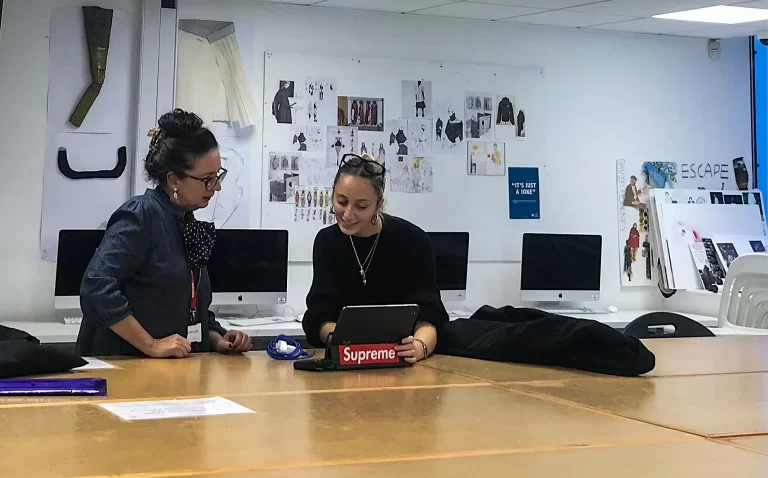 LONDON COLLEGE OF FASHION GUEST INSPIRES CSVPA FASHION STUDENTS